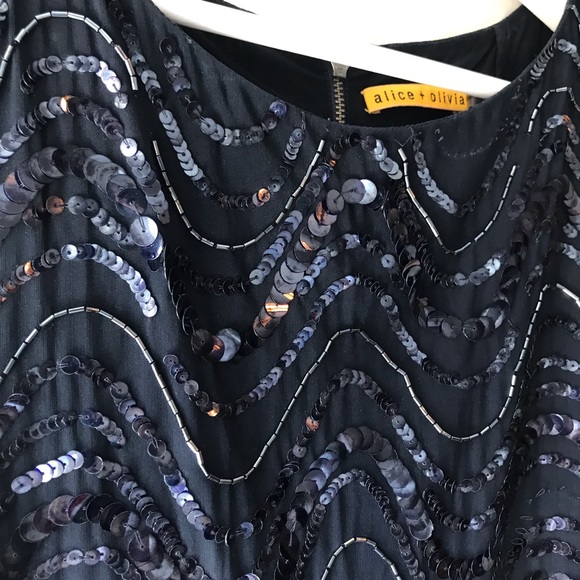 Navy blue Alice & Olivia sequin dress size 6 - Picture 2 of 8